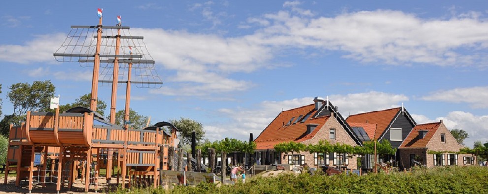 Meerpaal - Speelschip en horeca.jpg